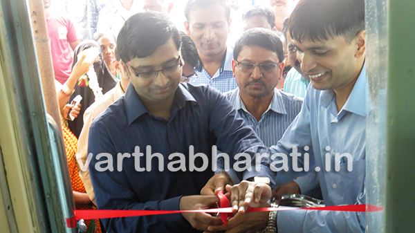 ಭಟ್ಕಳ:ಲೈಫ್ ಲೈನ್‌ ಎಕ್ಸ್ ಪ್ರೆಸ್‌ ಆರೋಗ್ಯ ರೈಲಿಗೆ ಆದ್ದೂರಿ ಸ್ವಾಗತ - ಜಿಲ್ಲಾಧಿಕಾರಿಯಿಂದ ಆರೋಗ್ಯ ಸೇವೆಗೆ ಚಾಲನೆ